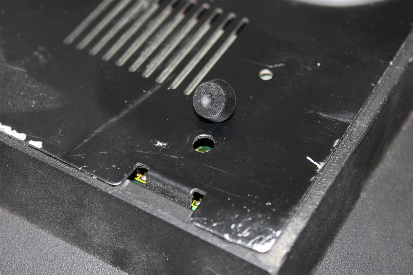 Gummifüße für das kompakte System Beocenter 4000 (1986-1987).